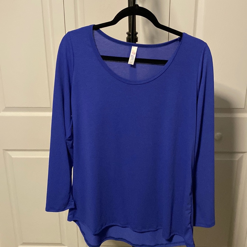 🌸 LuLaRoe shirt